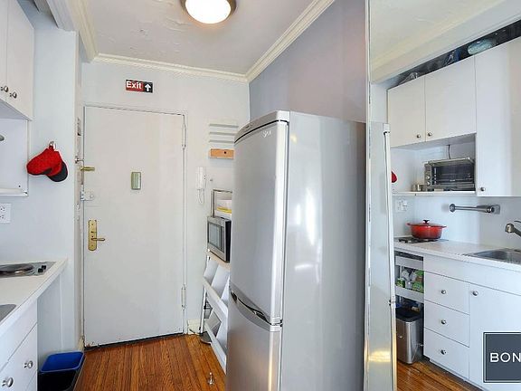 3rd image of 25 Tudor City Pl APT 1523