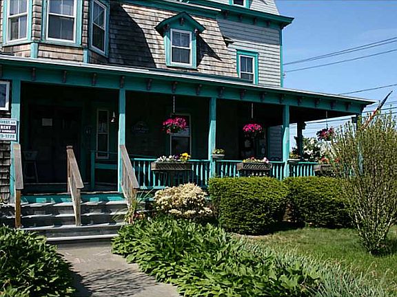 2nd image of 45 Narragansett Ave