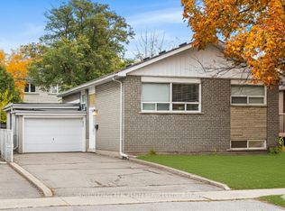 39 Rangoon Rd, Toronto, ON M9C 4N5