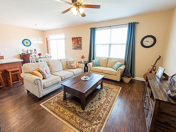 4th image of 932 Morley Ln