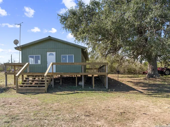 8684 Mineral Cemetery Rd, Beeville 78102