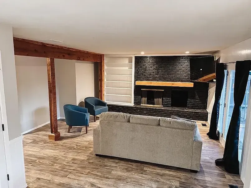 6 bed, 2126 sqft, $750 — Photo 2
