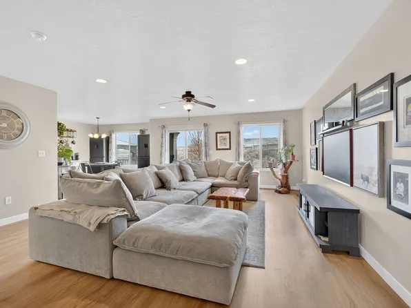 4035 E Oakland Hills Dr, Eagle Mountain, UT 84005