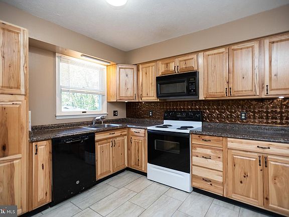3rd image of 200 Ben Davis Dr