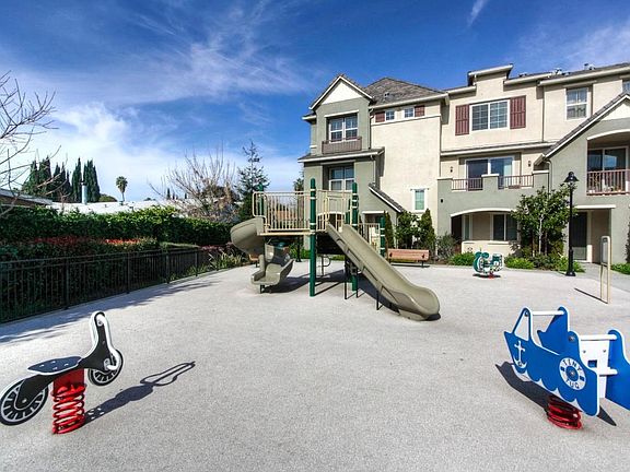 5th image of 2072 Sheffield Dr