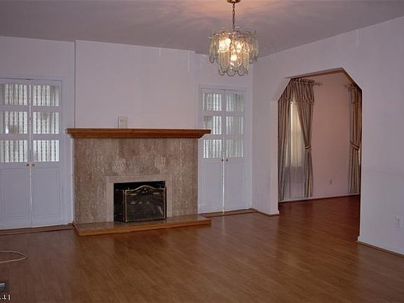 3rd image of 375 Union Ave
