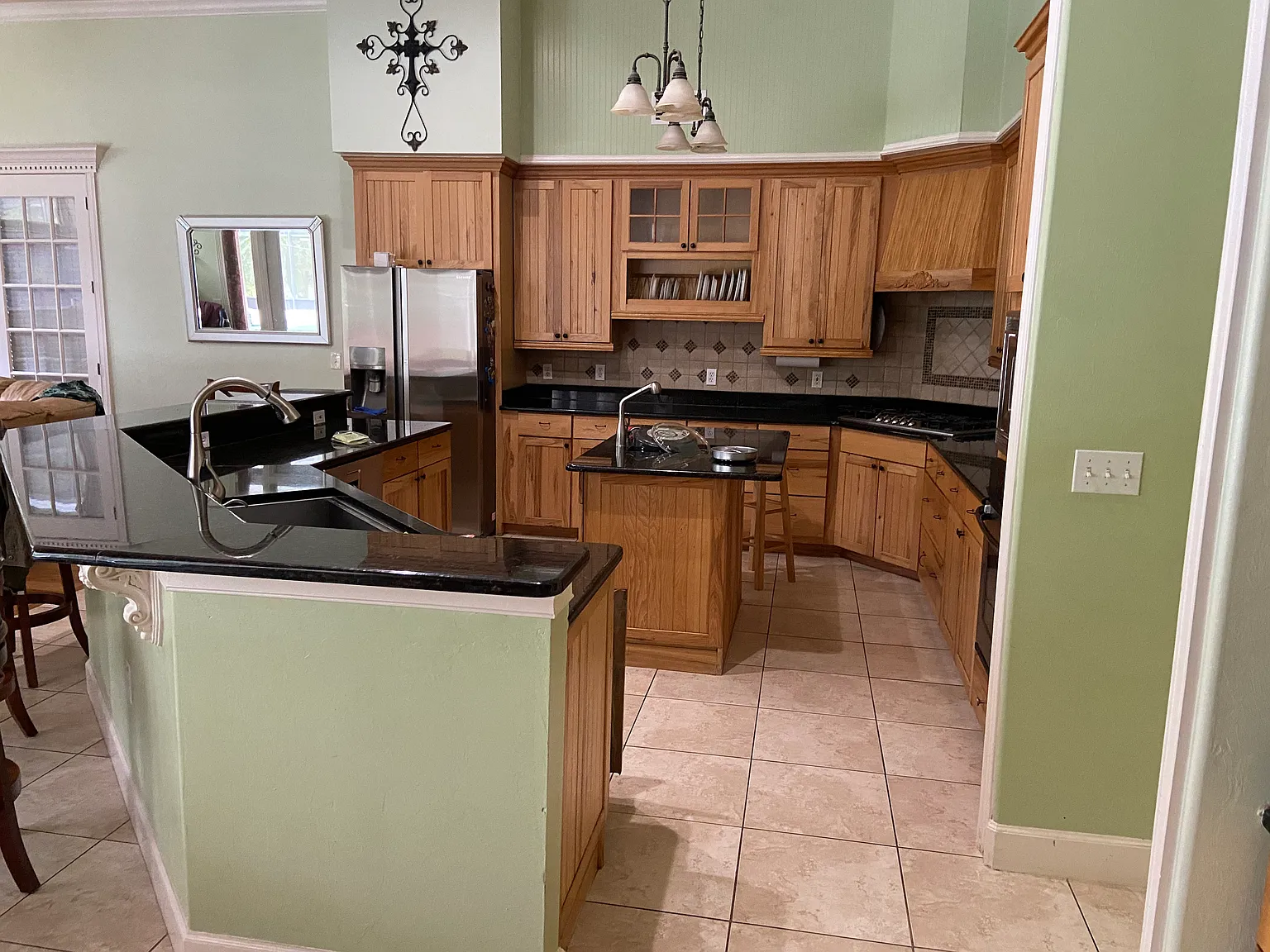 5 bed, 3100 sqft, $4,500 — Photo 2