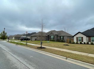 550 N Greylag Way, Fayetteville, AR 72703