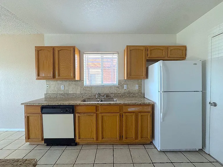 12348 Flora Alba Dr — Photo 9