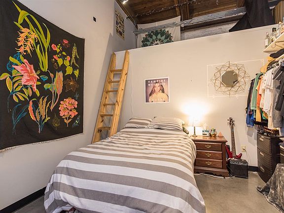 4th image of 585 S Upper St APT 133