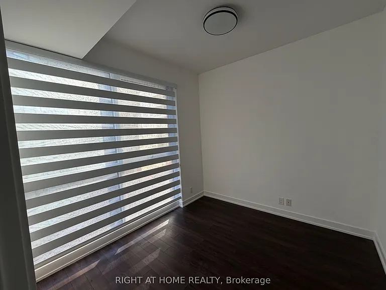 10 Park Lawn Rd #522 — Photo 24