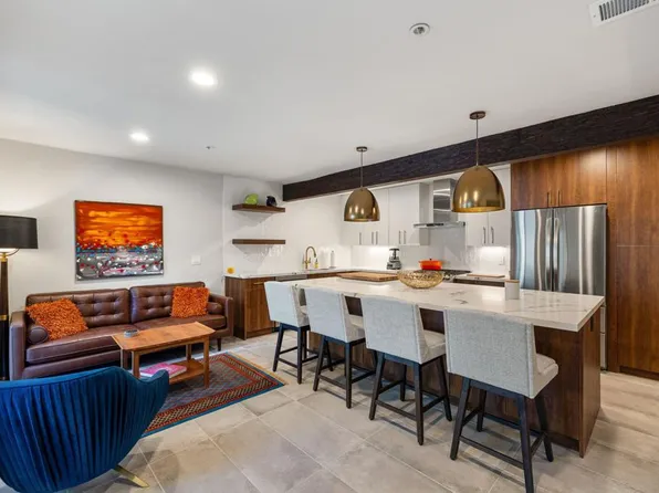 407 W Village Sq, Palm Springs, CA 92262