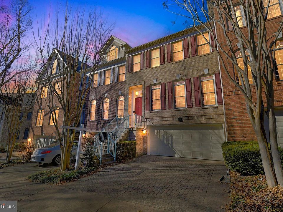 1st image of 128 Rees Pl