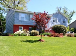 27 Skyview Lane, New Rochelle, NY 10804