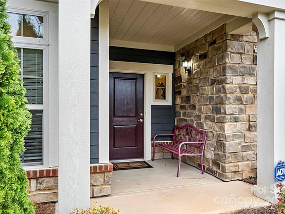 3rd image of 7909 Parknoll Dr