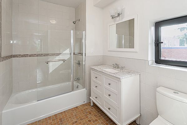 2nd image of 106-14 Astoria Blvd #1