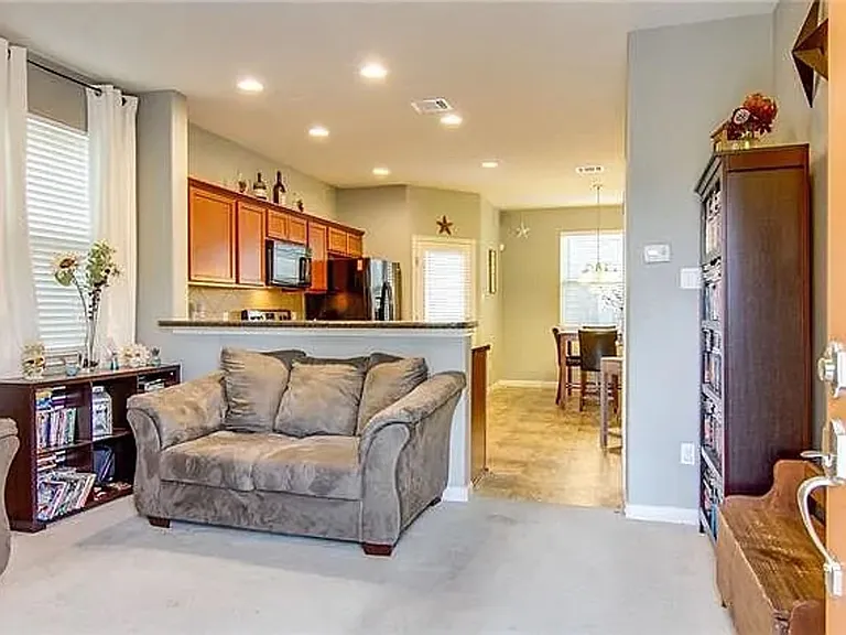 5913 Red Bud Ridge Ln — Photo 9