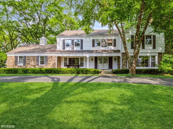 1076 Old Barn Ln, Lake Forest, IL 60045