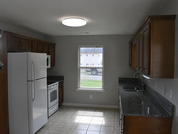 3rd image of 1501 E 50th St
