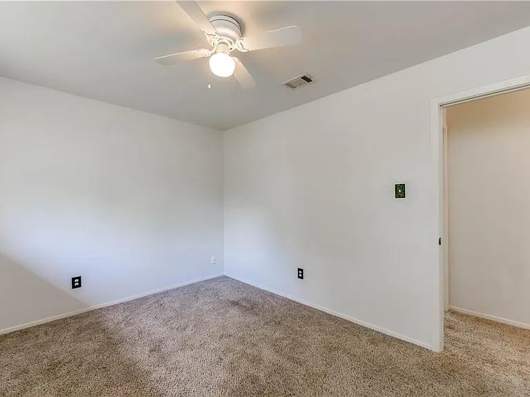 4200 Everest Ln — Photo 18