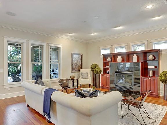 4th image of 2934 W Knights Ave