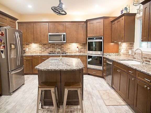 4th image of 4475 Woodbridge Rd
