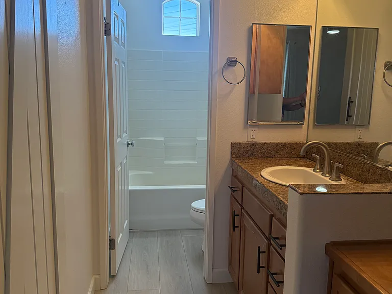 28221 Canterbury Ct — Photo 22