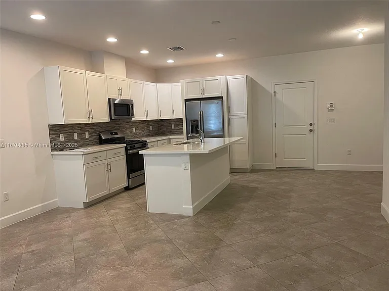 12521 NW 32nd Mnr — Photo 5