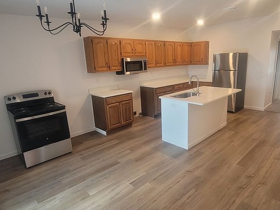 3rd image of 34 W Main St Floor 2
