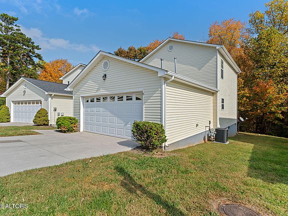 2nd image of 3935 Archibald Way