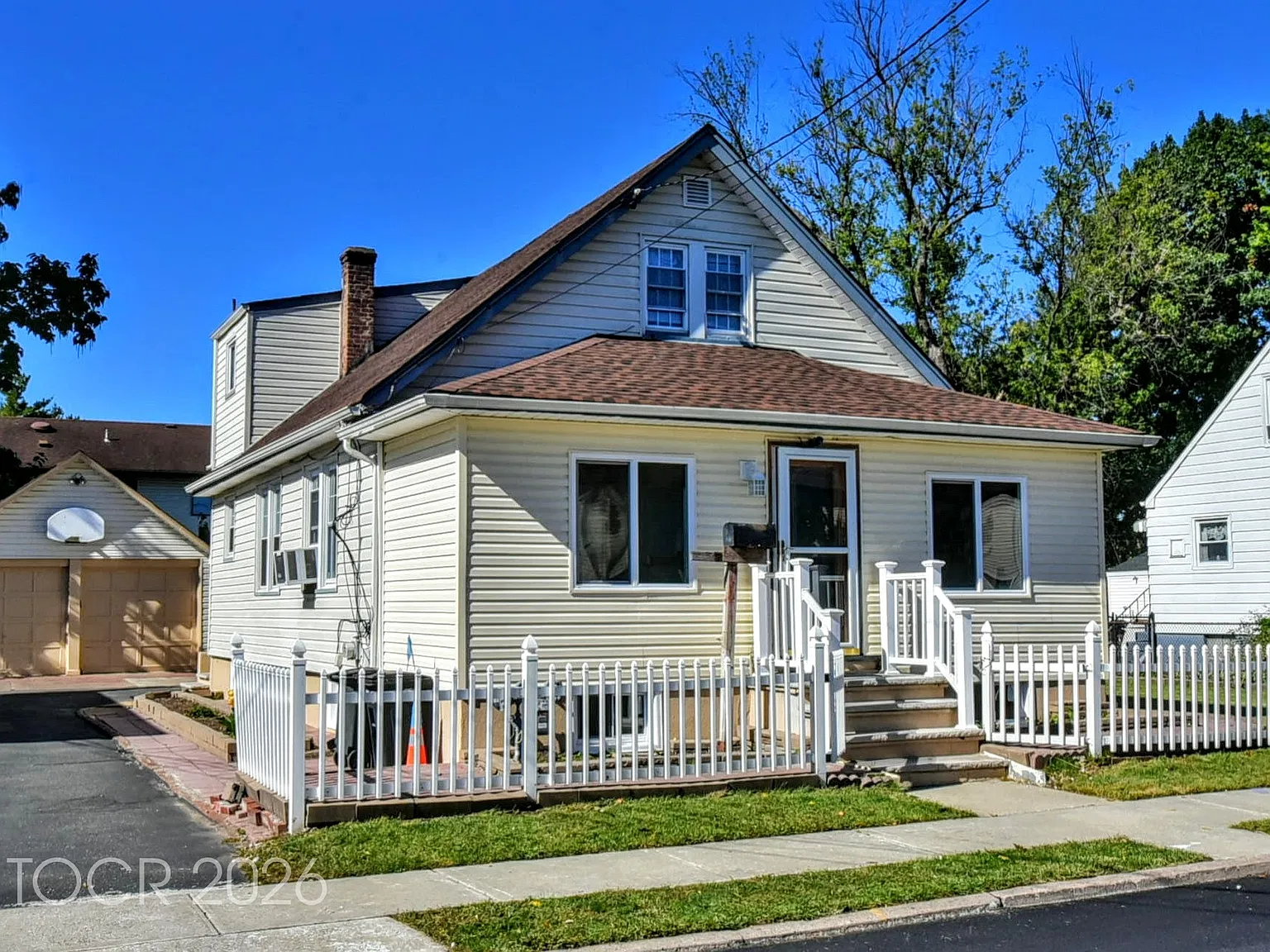 3 bed, 2.5 bath, $5,500 — Photo 4