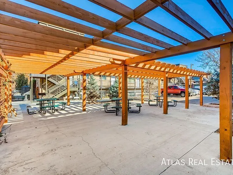 2560 N Ogden St — Photo 21