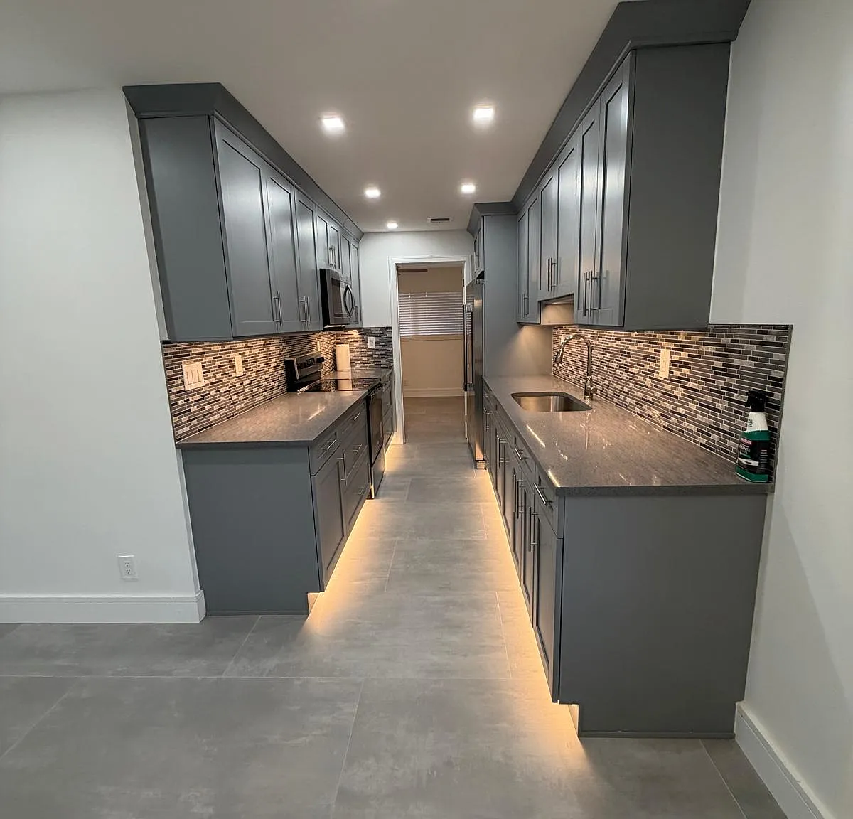 3 bed, 1136 sqft, $3,100 — Photo 3