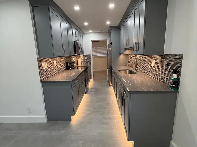 1133 NE 16th Ave #10 — Photo 3