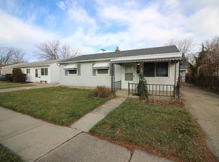 19329 Georgia St, Roseville, MI 48066