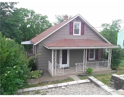 379 Wolf Ave photo 1
