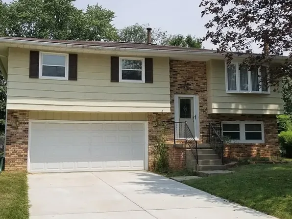 210 Bell Ct, Mt Zion, IL 62549