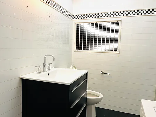 Rented by Oxford Property Group | media 13