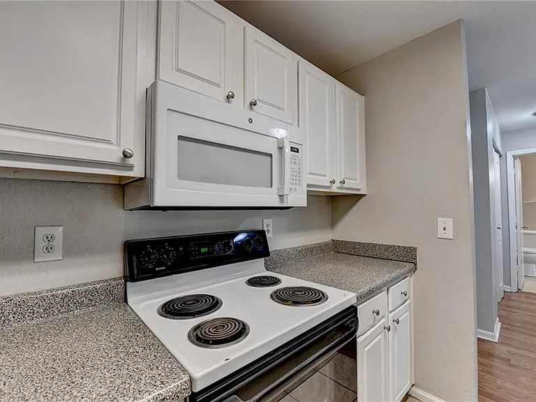 3655 Habersham Rd NE #311 — Photo 7