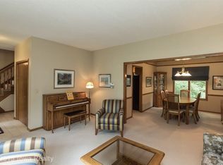 221 S 26th St, West Des Moines, IA 50265