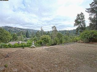 17 Sleepy Hollow Ln, Orinda, CA 94563