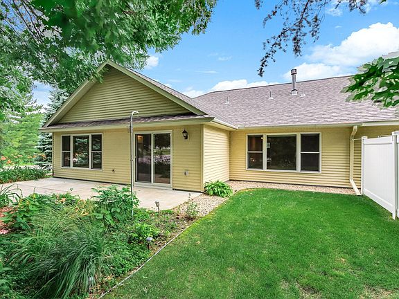 2nd image of 1302 Shady Ln