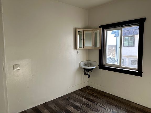 2nd image of 24 11th St #3