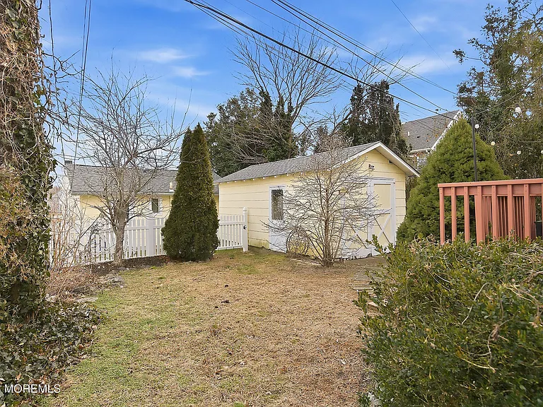 526 W End Ave — Photo 15