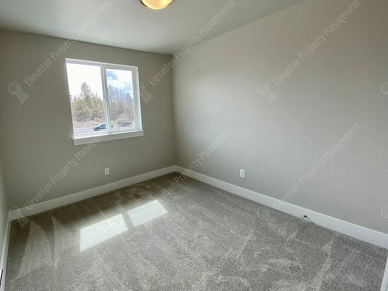 3035 NE Red Jasper Pl — Photo 17