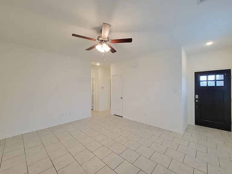 31351 Horseshoe Meadow Bend Ln — Photo 4