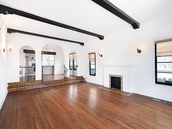 2nd image of 327 N Genesee Ave