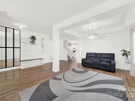 5th image of 7119 Whittingham Dr