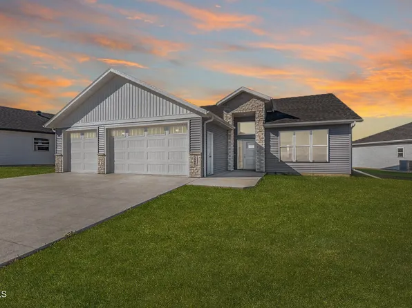 5906 Theodore Ln, Bismarck, ND 58503