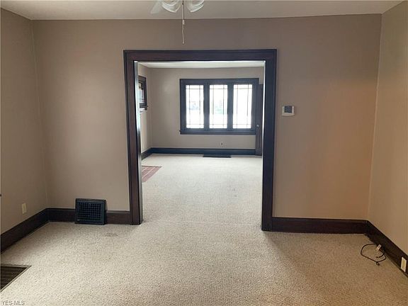 5th image of 260 Erskine Ave